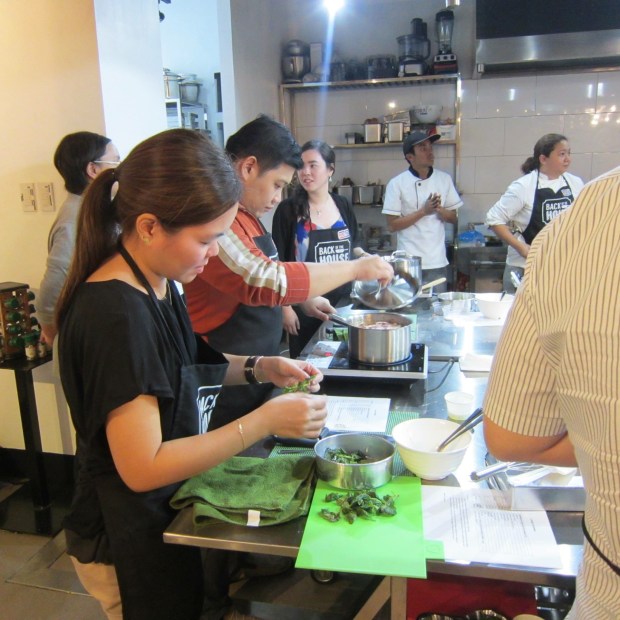 My kitchen partner for the night, @sheroseontimare busy prepping for the next dish.