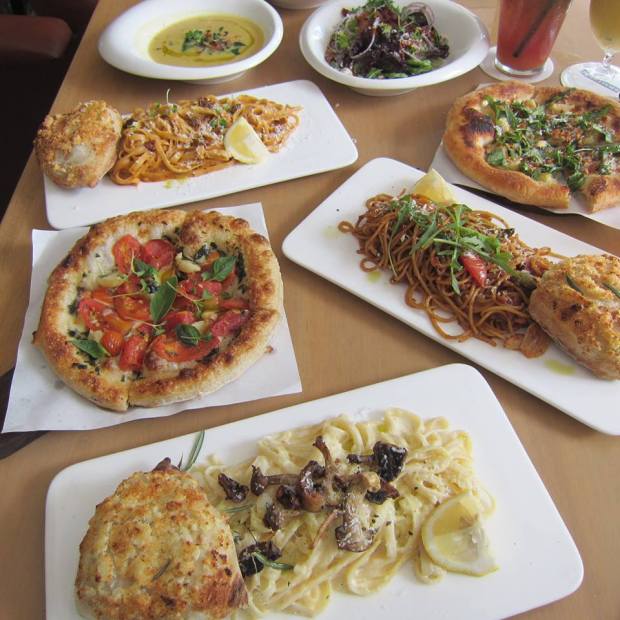 12607387_10153811587045928_1397450651_n