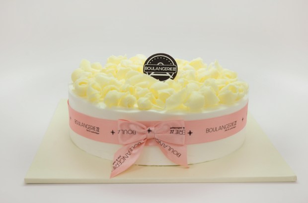 White Chocolate Curls Cake1.jpg