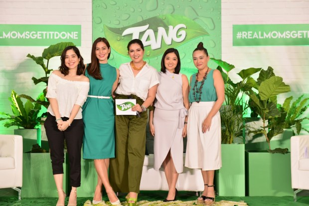 Saab, Bettinna, Dimples Romana, and Tart Carlos with Dorothy Arroyo Category Lead - Powdered Beverage, Mondelez Philippines.jpg