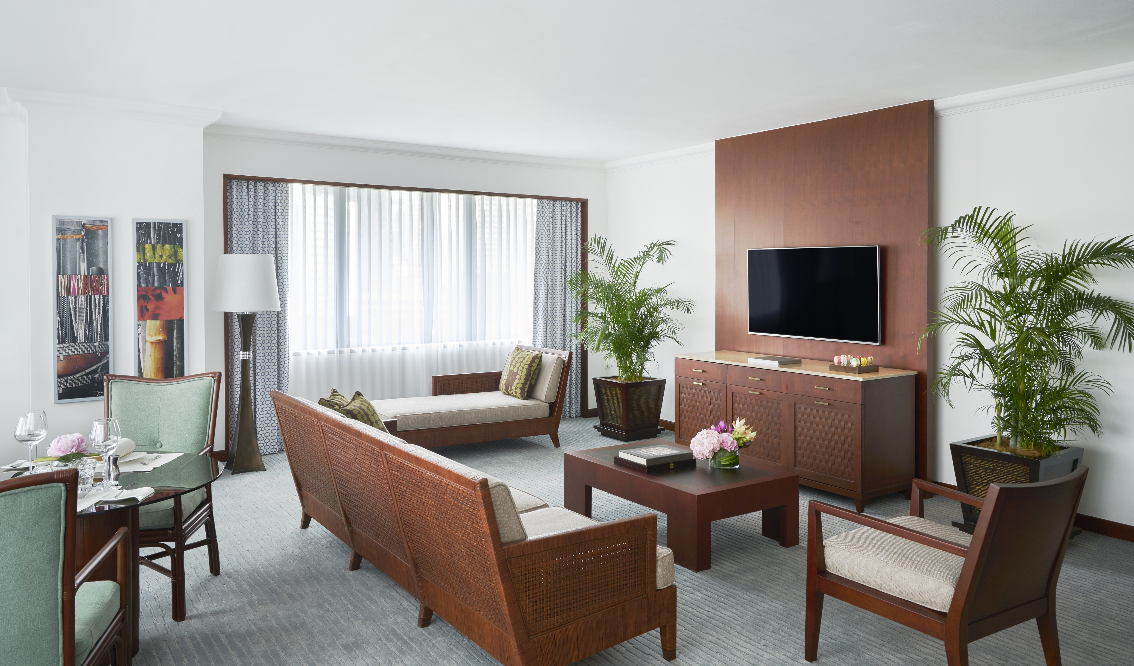 Deluxe Suite 1120 1.jpg