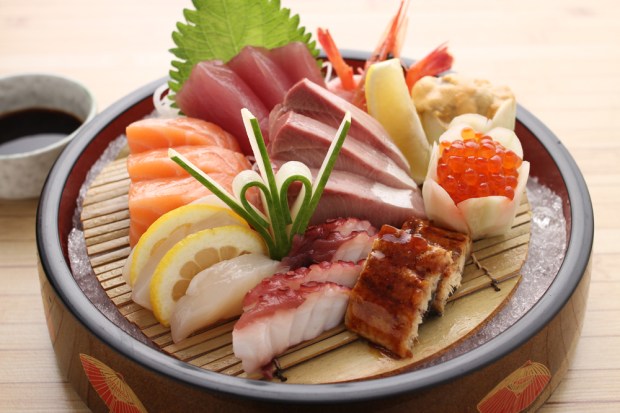 Ogetsu Hime Tokubetsu sashimi.jpg